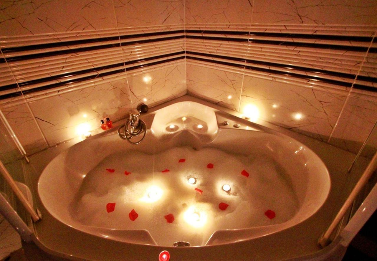 Red House Vip Apartmant Suites Istanbul Bagian luar foto